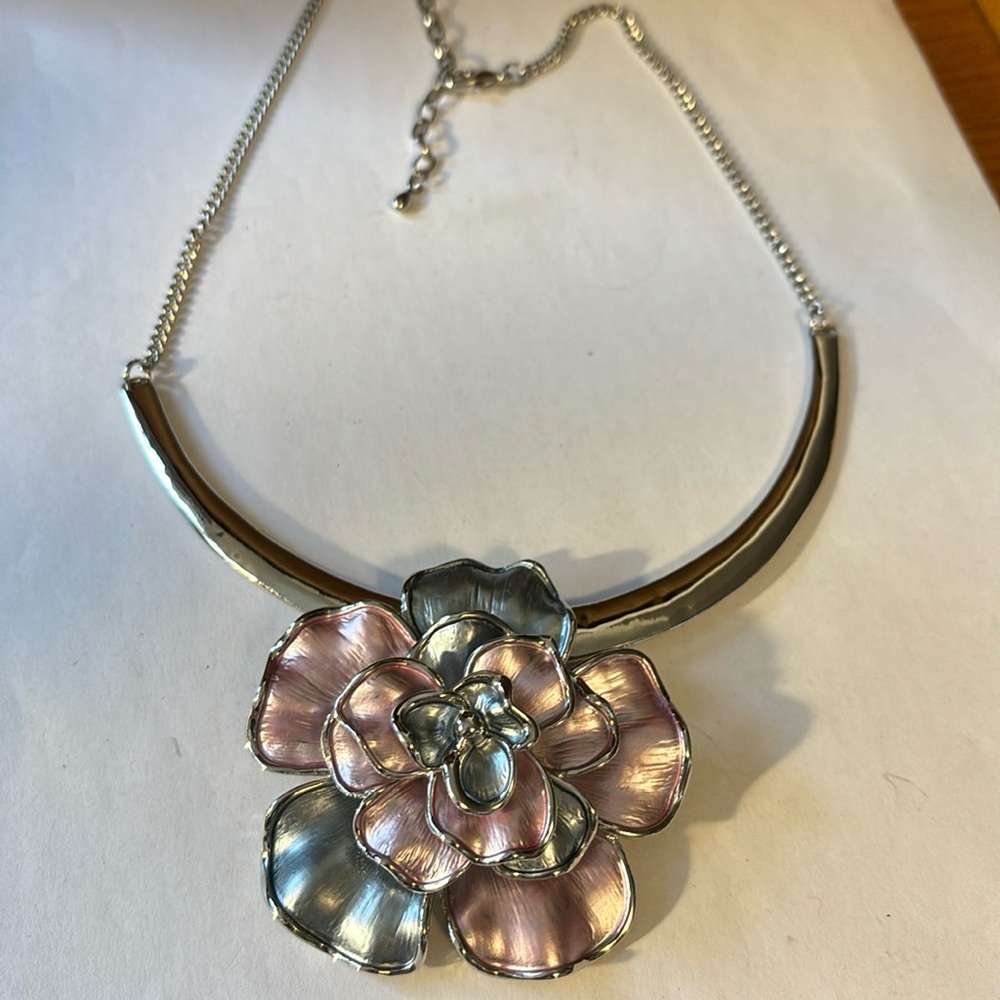 Gorgeous silver tone necklace with large pink & blue enamel Flower slide 20”